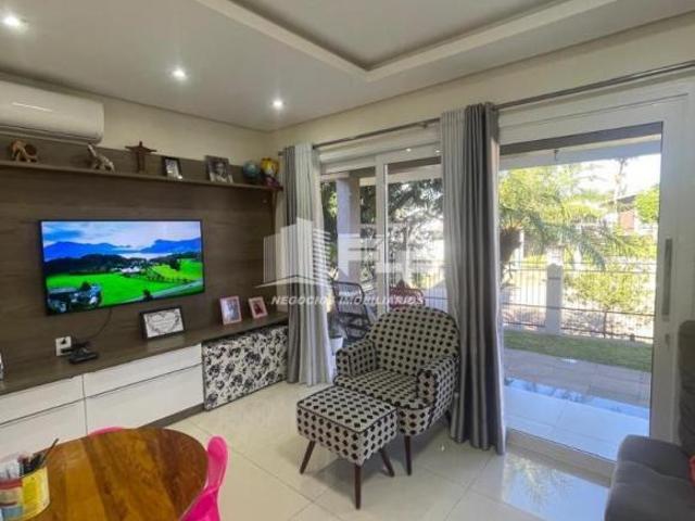 CASA TÉRREA DE ESQUINA NO BAIRRO VILA RICA