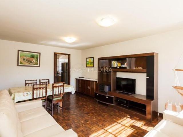 Casa Térrea de Esquina no Xaxim | Amplo Terreno, Q