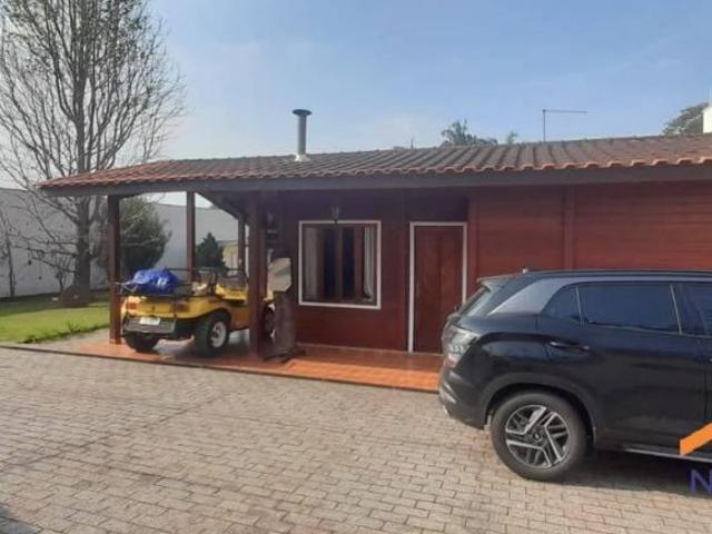Casa terrea de madeira a venda no arujazinho