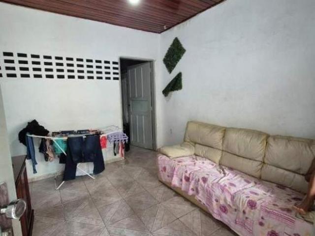 CASA TERREA EM TERRENO AMPLO E PLANO COM 2 QUARTOS MAIS 2 CASAS SIMPLES, PARA REFORMA NO JARDIM DO L