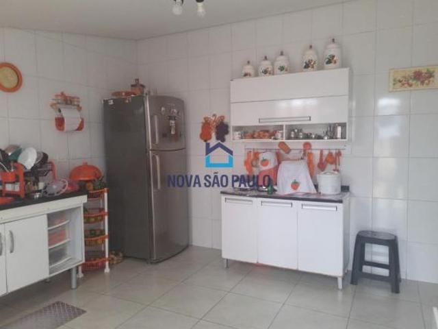 Casa térrea em terreno de 400 m²