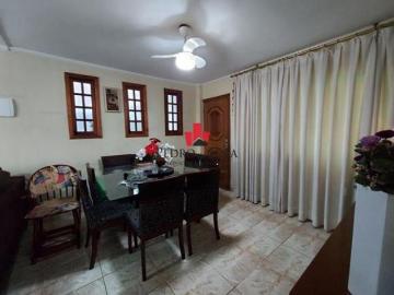 Casa térrea em um terreno 10x50, com quintal e árvores frutíferas Ermelino Matarazzo