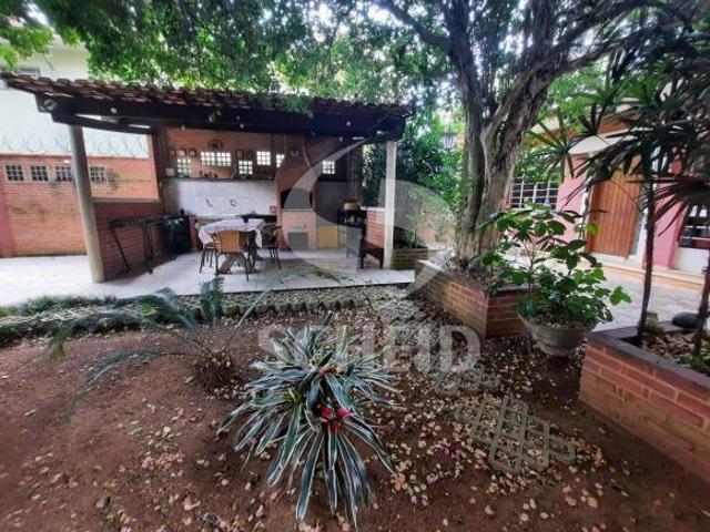 Casa térrea em Veleiros em incrível terreno de 842m²