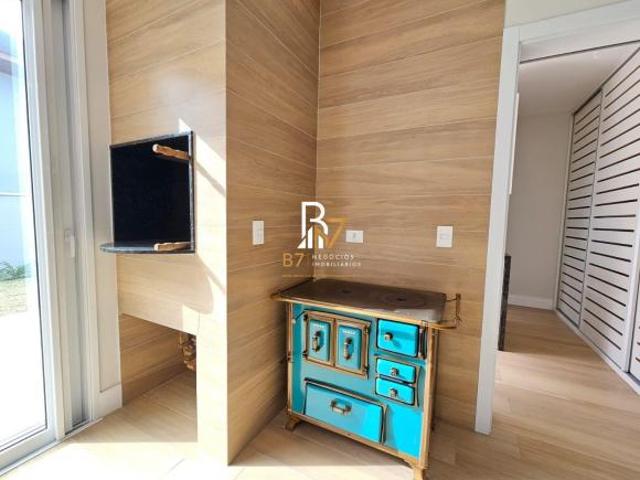 Casa Térrea em Alphaville Graciosa Residencial Pinheiros 218m² 4 suítes