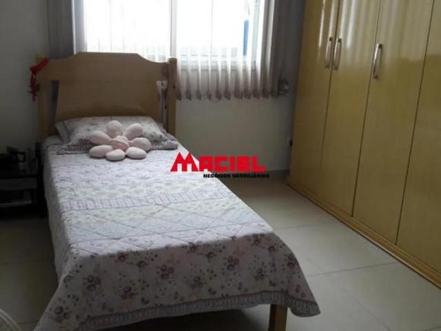 Casa térrea em Piranguinho MG 04 quartos / 01 suíte / 02 vagas