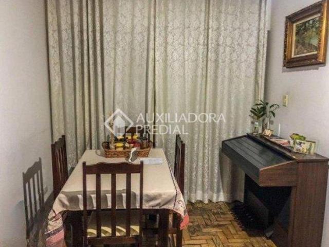 Casa térrea em São Bernardo do Campo, no Jordanópolis, à venda
