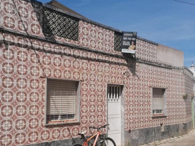 Casa Térrea em Santa Luzia, Tavira Oportunidade Única