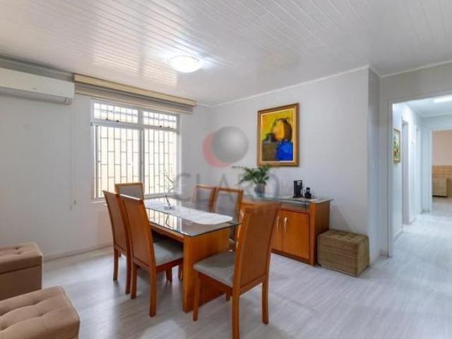 CASA TÉRREA ENSOLARADA IMPECÁVEL NO BOQUEIRÃO | 3 DORMITÓRIOS | 4 VAGAS