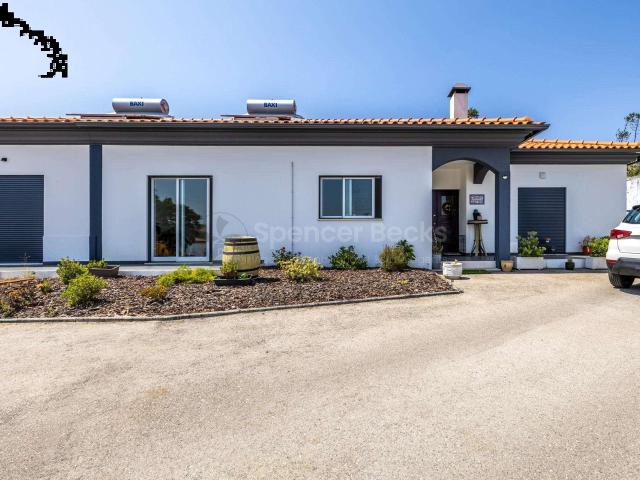 Casa térrea geminada bem conservada 167m² Marinha Grande