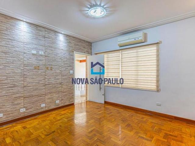 Casa Térrea I Bairro da Saúde I Próximo ao Metrô São Judas I 3 quartos I 4 vagas