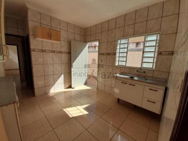 Casa Térrea Jardim Emília Jacareí 3 Dormitórios 104m²