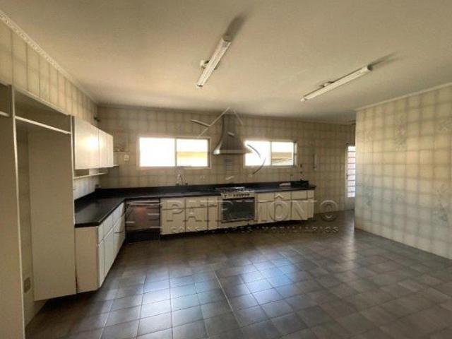 CASA TERREA MISTA COM 4 SUITES SANTA ROSALIA