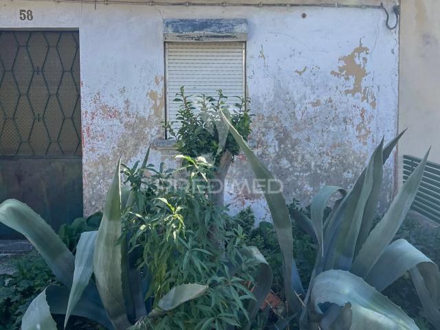 CASA TÉRREA NA ZONA DA LIXA, FELGUEIRAS, PORTO