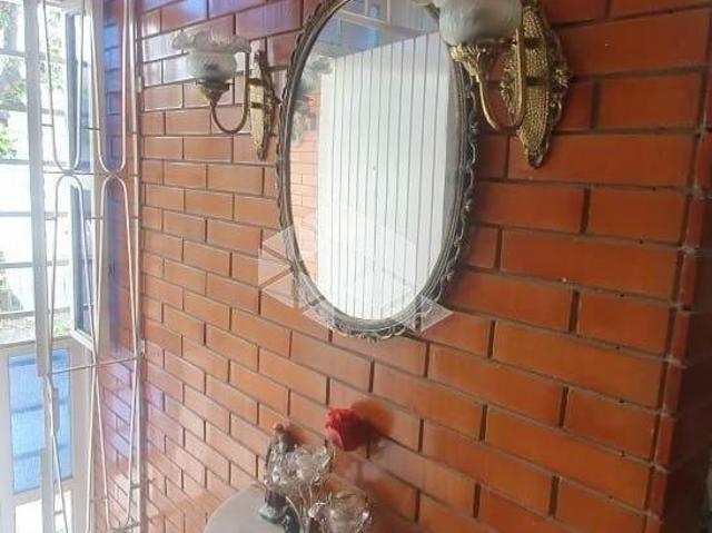 Casa térrea na frente e outra casa nos fundos 1. pavimento, próxima ao Jardim Planalto