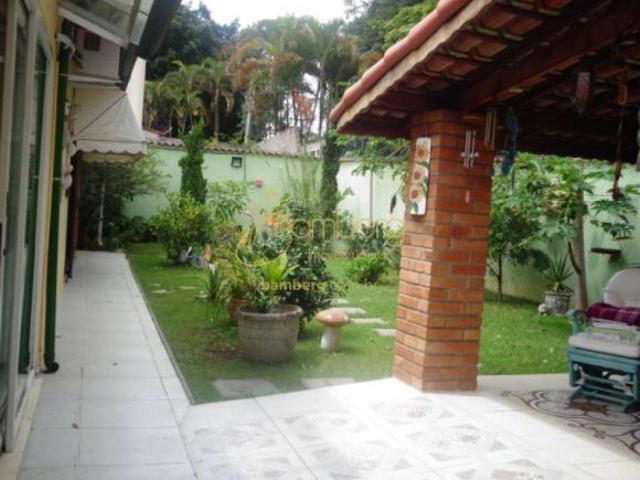 Casa térrea na parte alta do bolsão de Interlagos