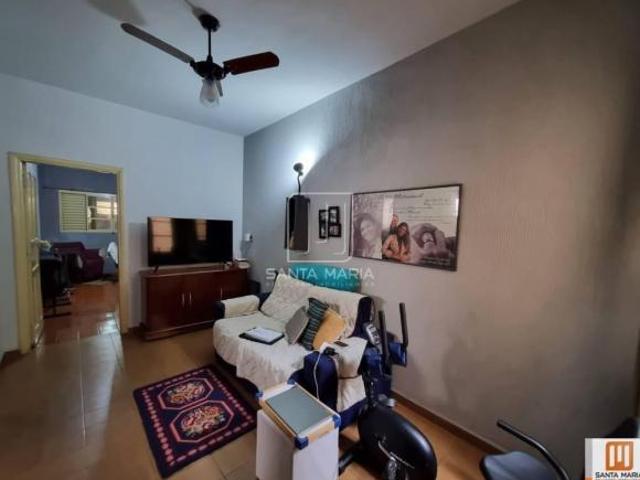 Casa térrea na rua 3 dormitórios