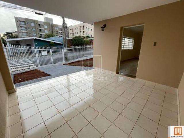 Casa térrea na rua 3 dormitórios, cozinha planejada