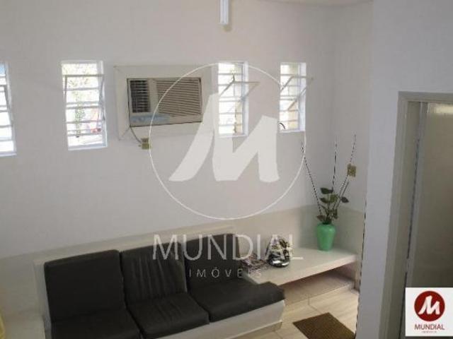 Casa térrea na rua 3 dormitórios, cozinha planejada