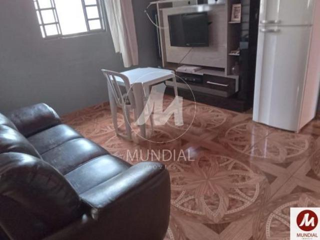 Casa térrea na rua 2 dormitórios