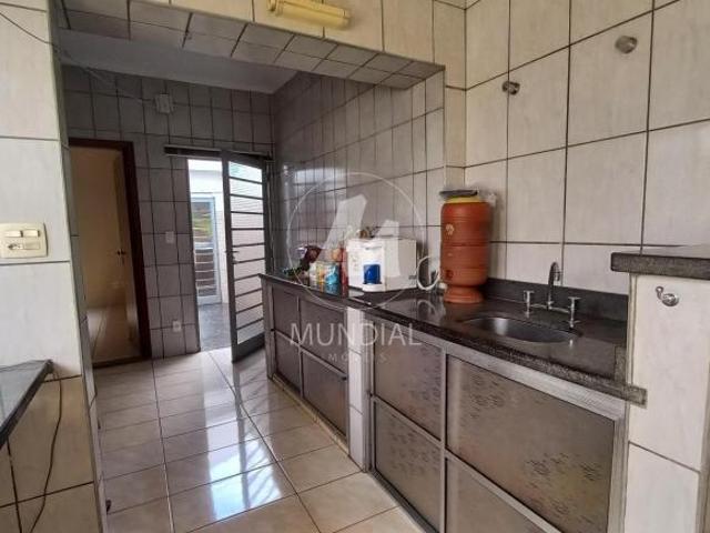 Casa térrea na rua 2 dormitórios, cozinha planejada