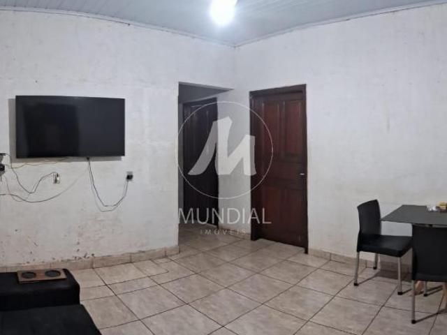 Casa térrea na rua 2 dormitórios, em condomínio fechado