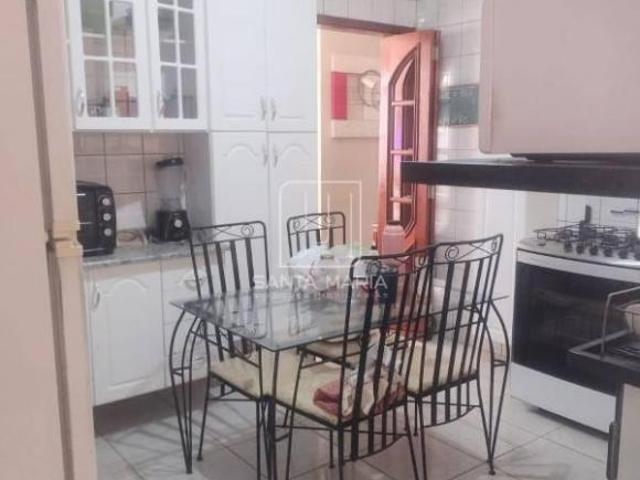 Casa térrea na rua 2 dormitórios/suite