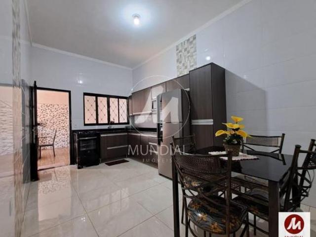 Casa térrea na rua 2 dormitórios/suite