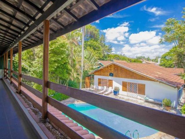 Casa térrea no Alto da Boa Vista, 700 m² de terreno, 340 m² de área construída, 4 suítes, 6 vagas