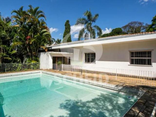 Oportunidade para Investidor de imóveis para reforma, casa terreno de 1.000 mts