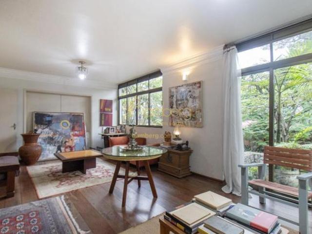 Casa térrea no Jardim Marajoara, 573 m² de terreno e 269 m² de área útil, 3 quartos, 1 suíte