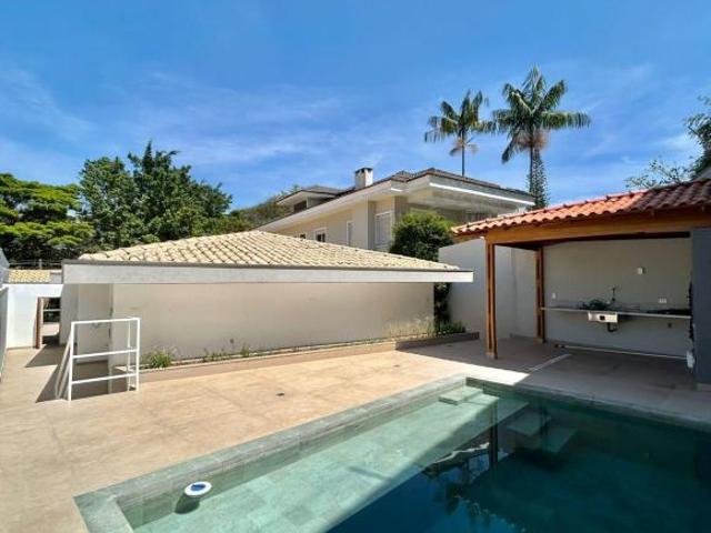 Casa térrea no Jardim São Bento, 4 suítes 4 vagas, piscina e churrasqueira
