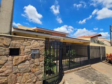 Casa Térrea no Jardim Pagliato – 192m² com Quintal e 3 quartos