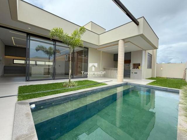 Casa Térrea Nova 04 Suítes, Armários, Piscina Alto da Boa Vista