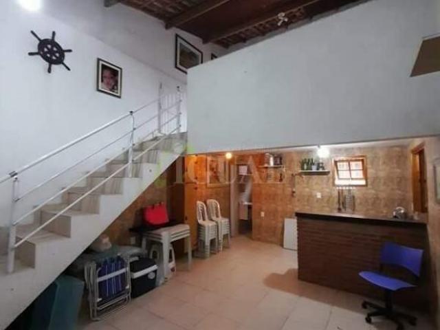 Casa Térrea Ótima Localização Próximo do Comércio Local