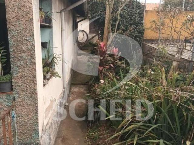 Casa térrea ótimo investimento! Localização privilegiada, imóvel para reforma