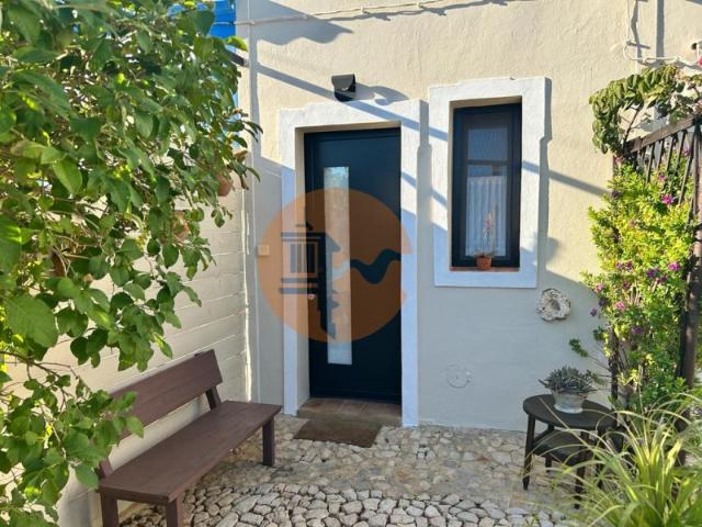 Casa térrea para arrendamento de Outubro a Maio
