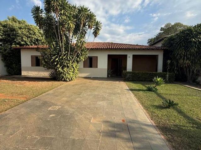CASA TÉRREA PARA REFORMA com 4 quartos à venda no Lago Sul