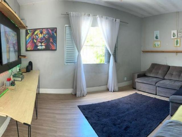 Casa térrea para venda com 4 dormitórios e piscina na Vila Cecília em Mogi