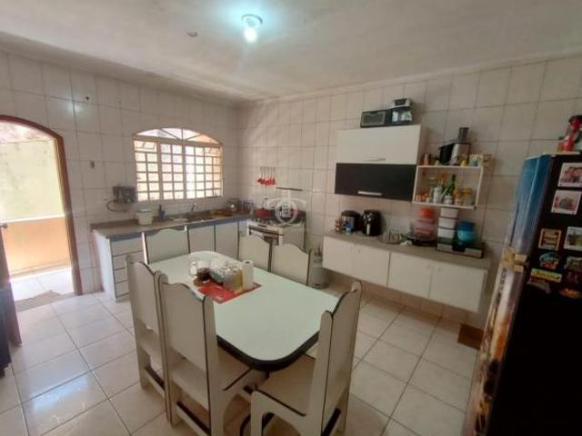 Casa Térrea para Venda em Mauá, Jardim São José, 3 dormitórios, 1 banheiro, 6 vagas
