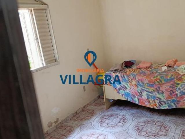 Casa Térrea para Venda em São José dos Campos, Campo dos Alemães, 3 dormitórios, 1 banheiro, 2 vagas