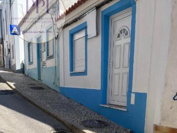Casa Térrea Renovada no centro da Vila 41m² Portimão