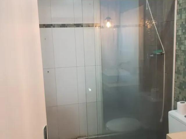 Casa térrea reformada, 3 quartos 1 suíte, semi mobiliada, cond. Rubi, várzea grande