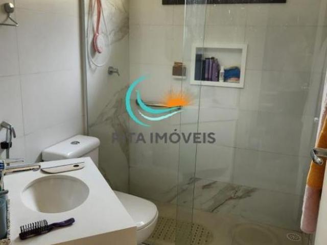 Casa Térrea reformada em condomínio fechado no Maitinga na lateral da Padaria Bella Casa