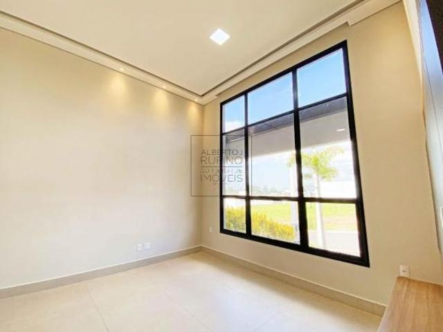 Casa térrea sofisticada à venda no Park Gran Reserve em Indaiatuba com 3 suítes, área gourmet, pisci