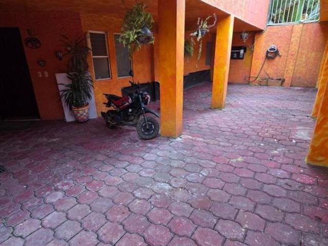 Casa Terreno con 3 casas independientes