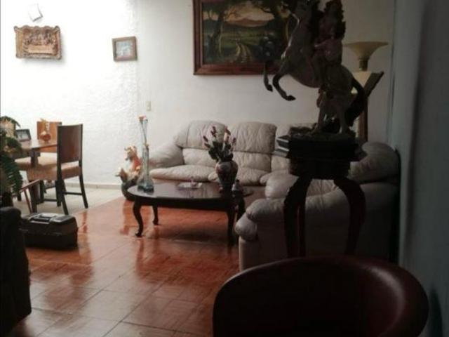 CASA /TERRENO EN VENTA EN CIUDAD GRANJA