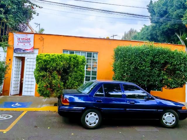 CASA / TERRENO EN VENTA EN GRANJAS ESMERALDA * USO HABITACIONAL CON COMERCIO EN PLANTA BAJA