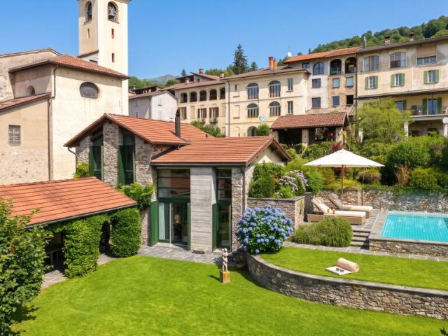 CASA TICINESE 6.5 LOCALI CON GIARDINO E PISCINA A CURIO