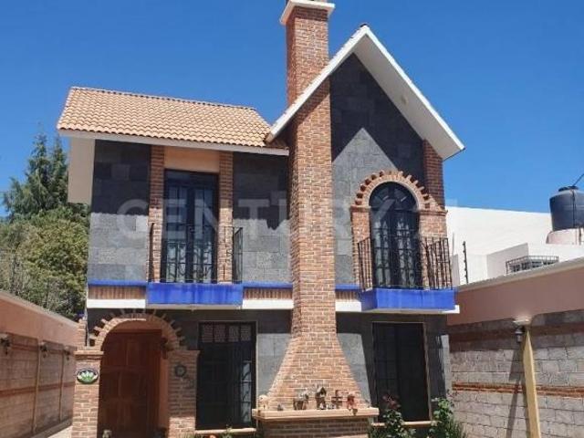 Casa tipo Cabaña amueblada y equipada en Venta Fracc Pedregal de San Francisco