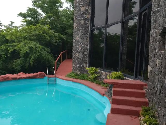 CASA TIPO CASTILLO